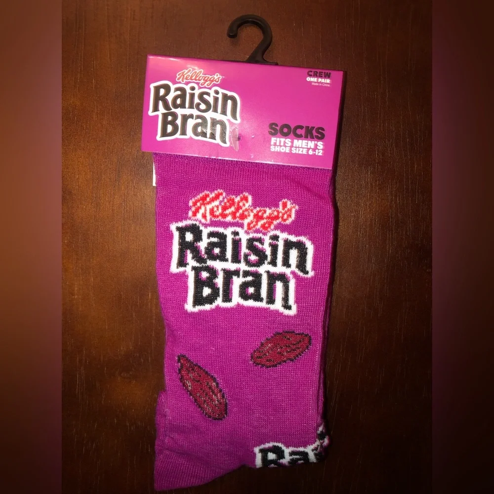 RAISIN BRAN NOVELTY CREW SOCKS NWT MEN’S SHOE SIZE 6-12